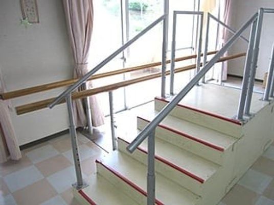 手すり付き階段  