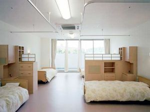 明るい二人部屋  