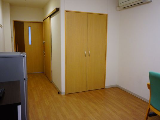 居室の扉と家具