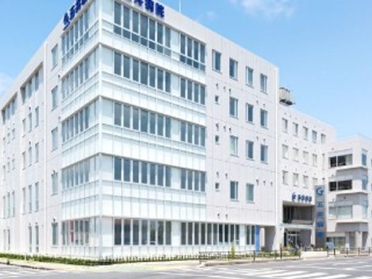 明るい外観の建物  