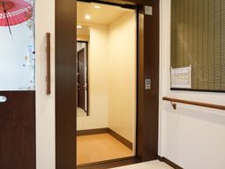 廊下の清潔な空間