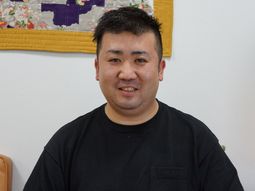 明るい笑顔のスタッフ