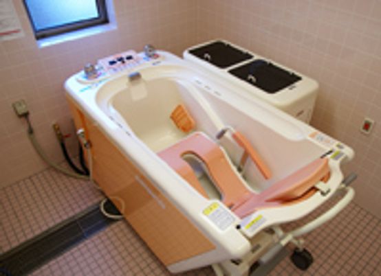 利用者の安全を考慮した浴室