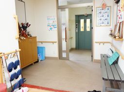 エレベーター前の廊下