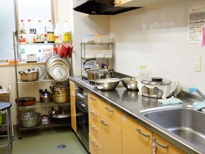 整頓された施設のキッチン