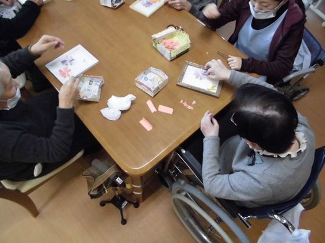 楽しげな様子の居室