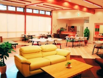 明るいラウンジ