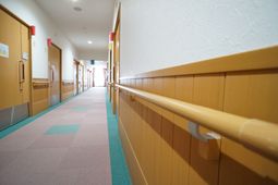 廊下に手すり設置