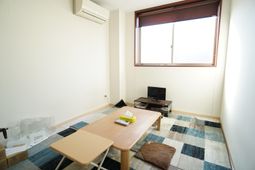 明るい和室の居室