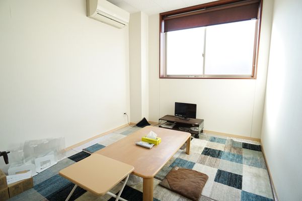 明るい和室の居室
