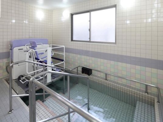 バリアフリー構造の浴室