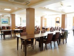 明るい広々ダイニング