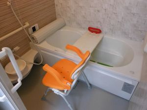 入浴補助椅子付き浴室  
