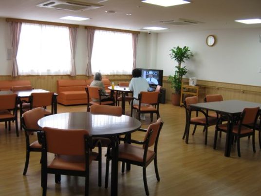 広々とした快適な食堂