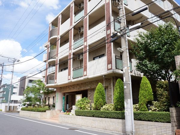 清潔感ある建物の外観