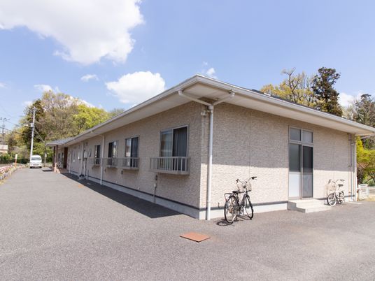 快適な一階建て施設