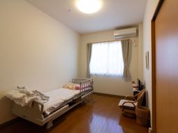 シンプルな個室の居室