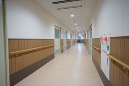 廊下の落ち着いた雰囲気