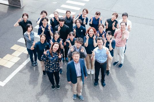 集合写真のスタッフ
