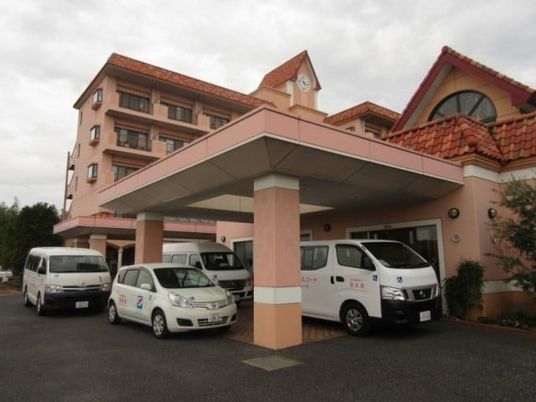 建物外観と車両の外観  