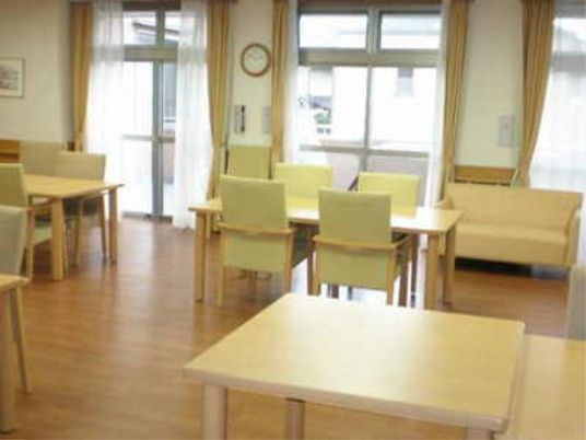 明るいダイニング空間