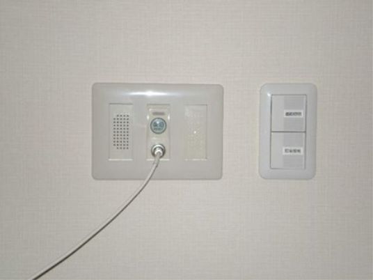 ナースコールとスイッチの壁面