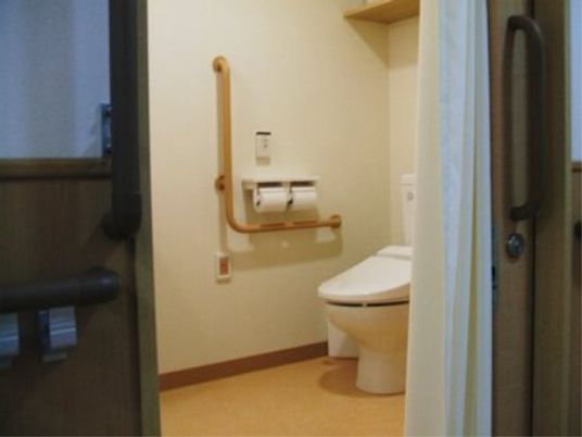 バリアフリーなトイレ空間