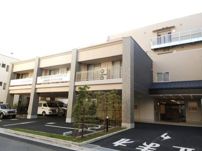 施設の外観とエントランス