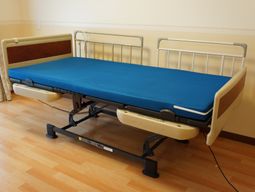 特殊ベッドのある居室