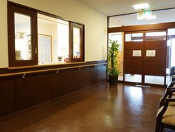 清潔感あるロビー空間