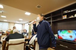 活動風景の居間