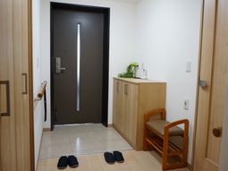 エントランスの明るい空間