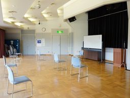 広々した多目的室内観