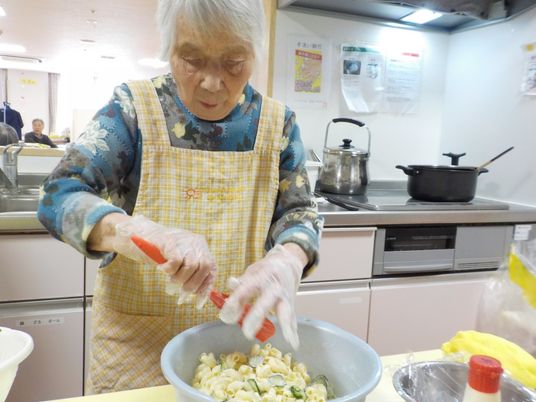 料理活動のある施設風景