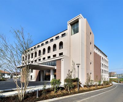 清潔な外観の施設