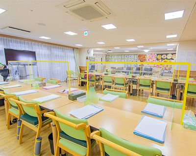 明るい室内の空間