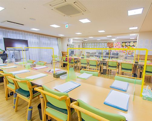 明るい室内の空間