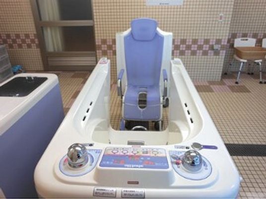 快適な設備の浴室