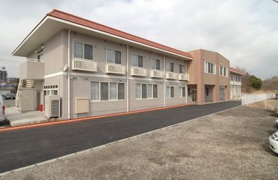 広々とした外観