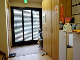 明るい玄関エリア