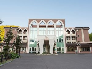 建物正面の外観  
