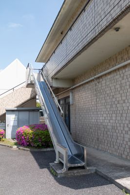 屋外のスロープ