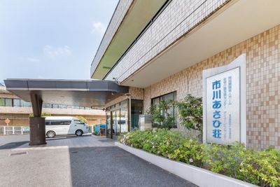 開放的なエントランス