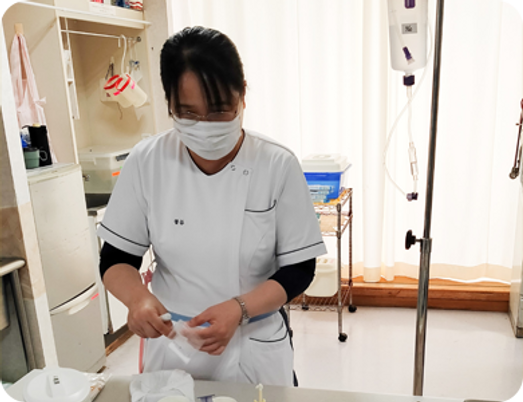 スタッフが作業中の様子