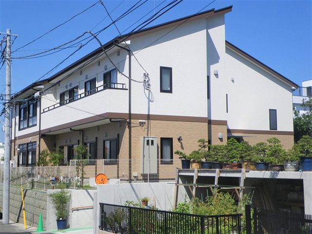 趣のある外観 外観 穏やかな雰囲気の建物で、落ち着いて働けます。自然に囲まれている点が魅力です。