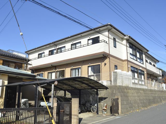穏やかな雰囲気の外観 外観   周囲の環境に溶け込む、落ち着いたデザインの建物です。住宅街にあり、静かな環境が魅力です。