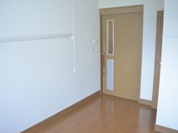 ナチュラルカラーの居室