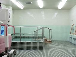 清潔な介護浴室