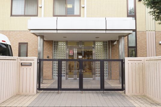 閑静なエントランス風景