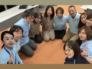 スタッフ集合のリビング  